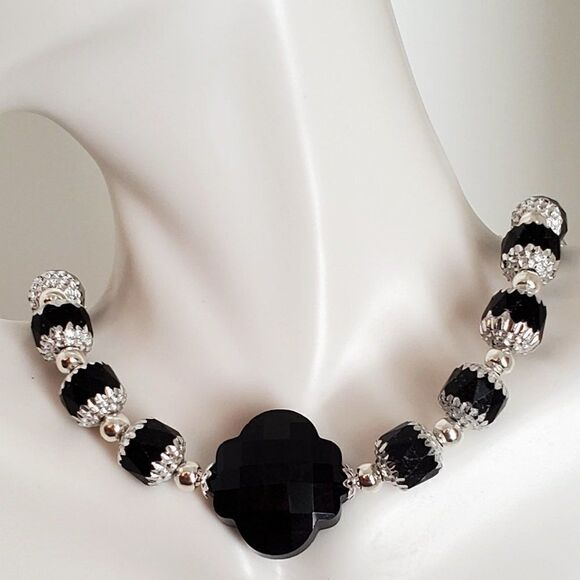 Hand Crafted Jewelry - Black & silver necklace - Handmade (NEW)